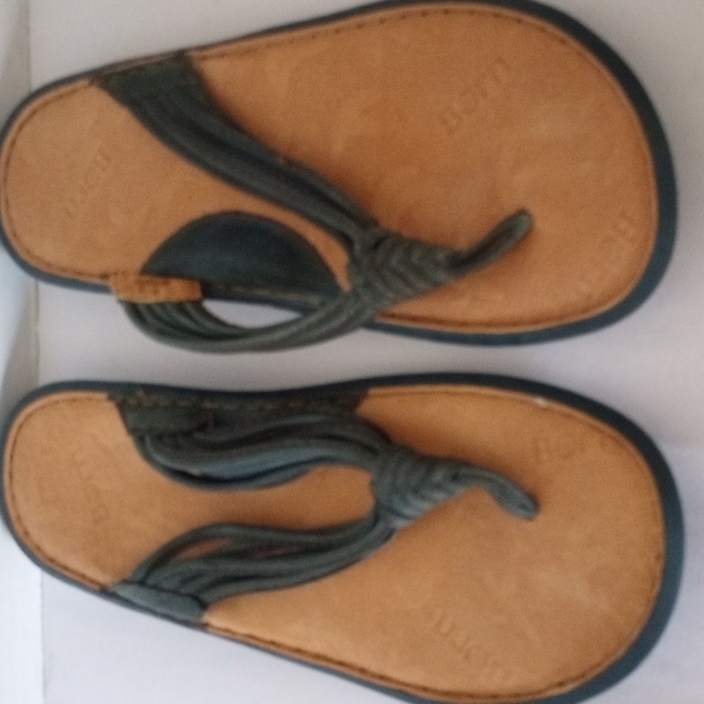 BORN Blue Leather Flip Flop Size 10